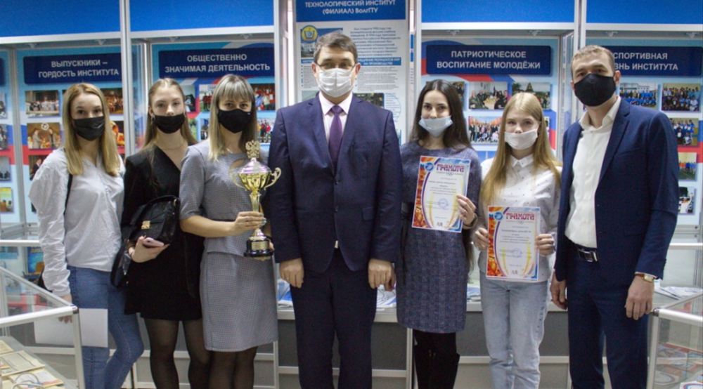 Хрупкие и очаровательные студентки Камышинского технологического института «настреляли» и «наотжимались» на победу!