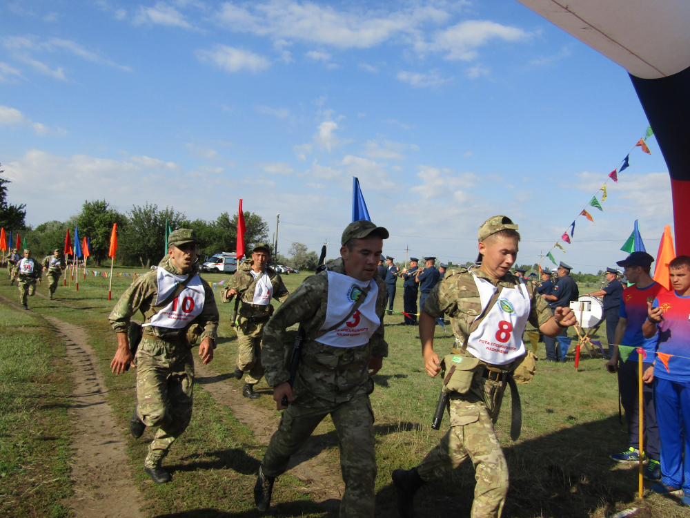 300 камышинских десантников участвовали в марш-броске на 5 километров