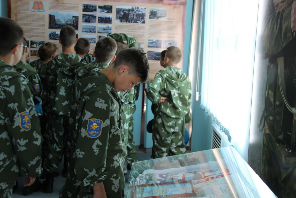 В Камышине 56-я гвардейская встречает юную гвардию Урала