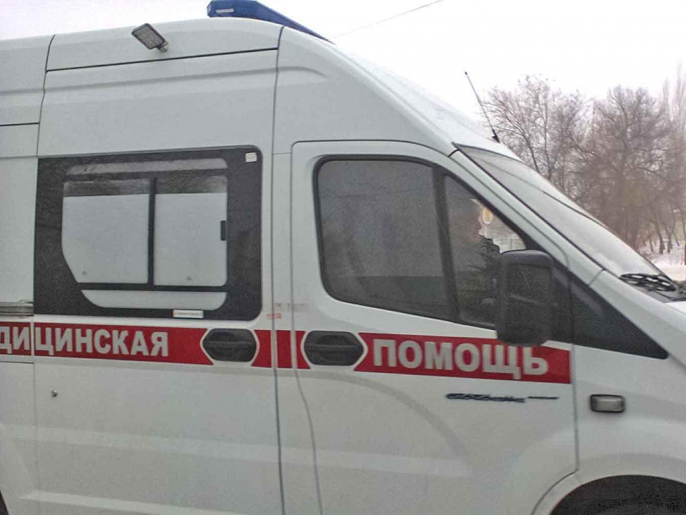 76-летний водитель за рулем «Гранты» врезался на московской трассе в «Мерседес» и скончался на месте