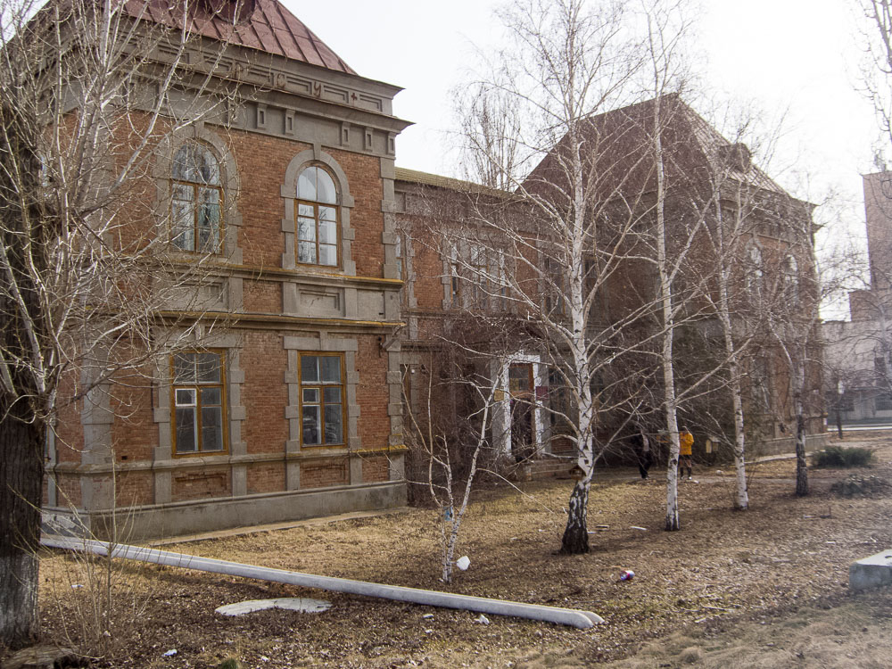 «Охотников за стариной» в очередной раз не вдохновило выставленное на продажу красивейшее здание Пушкинской школы в Камышине