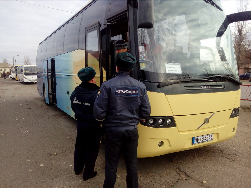 Сотрудники ОГИБДД Камышина сосредоточились на междугородних автобусах