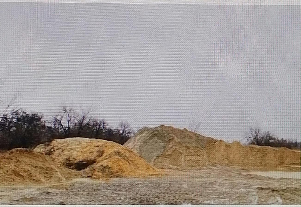Администрация Камышина показала кучу песко-соляной смеси, которую она заготовила на зиму