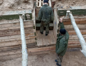 Военнослужащие 33-го мотострелкового полка из Камышина показали, как после переброски из Херсона построили себе "домик" с печкой (ВИДЕО)