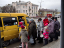 Водители, прекратите запускать стоящих пассажиров, меня передавило всего! - камышанин