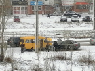 В снежное утро 24 ноября в аварию на улице Базарова в Камышине попала "Газель"