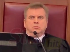 «Ни хрена себе вы там нарешали»: судья ВС РФ слушал предысторию дела Долиной с выразительной гаммой чувств на лице, - «Блокнот - Россия»
