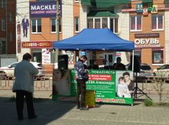 В Камышине «уличные музыканты» собирают пожертвования на операцию