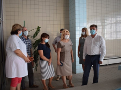 Вслед за словом «проблемы» в релизах чиновниц администрации Камышина следует писательский «ступор»