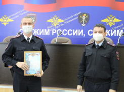 Лучшим камышинским участковым уполномоченным вручили грамоты и денежные премии