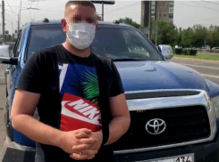 Полицейские «познакомились поближе» с владельцем внедорожника, решившего протестировать авто на лестнице Центральной набережной города-героя (ВИДЕО)