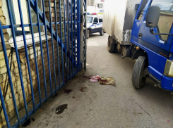 Сорвавшийся с тормозов грузовик насмерть задавил водителя, - «Блокнот Волгограда»