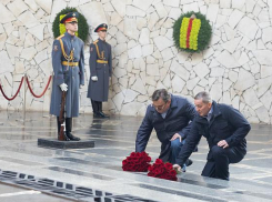 Министр юстиции РФ Константин Чуйченко прибыл в Волгоград и из аэропорта поехал на Мамаев курган