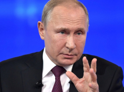Повышение уровня жизни пенсионеров Владимир Путин в ходе прямой связи назвал приоритетной позицией государства