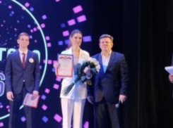 В Камышине старшеклассница из школы №9 Софья Литвинова обыграла и парней, и девчат и стала «Учеником года»