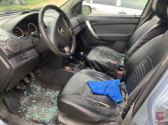 В Камышине полицейские ведут розыск фигуранта, «разбомбившего» камнем четыре автомобиля, в том числе премиум-класса