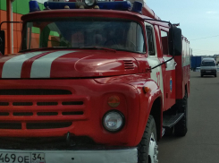 В Камышине огонь вспыхнул в кухне на улице Металлургов, а в Петровом Вале - в металлической подстанции