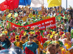 В Камышине Арбузный фестиваль в этом году решили наполовину прописать на стадионе