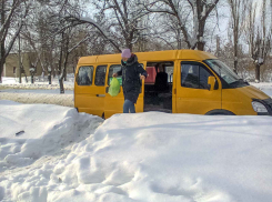 Администрация Камышина объявила, что в плане вывоза снега 27 января «Благоустройство» сосредоточится на улице Кубанской с погрузчиком