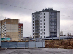 Позорным показателем качества жизни в Волгоградской области назвал политик темпы ввода жилья  - на человека за год не построено и половины квадратного метра!