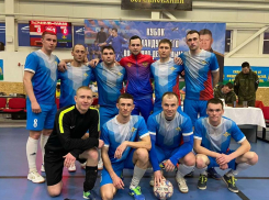 Камышинские десантники вышли в четвертьфинал открытого первенства по футболу на кубок командующего ВДВ