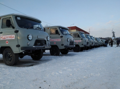 Камышинская горбольница №1 получила три новых «скорых» повышенной проходимости