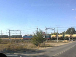 В Камышинском районе загорелся электровоз