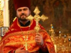 «Вестник новорожденной надежды!» - старший священник Никольского собора Алексий Кузнецов обратился к камышанам с Рождественским посланием