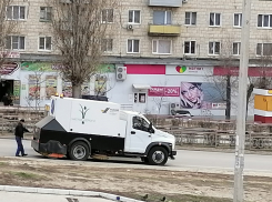 В Камышине в месячнике по уборке города участвует одно учреждение «Благоустройство»