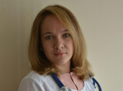 Заведующая медподразделением в Петровом Вале Камышинского района  рассказала, что при пиковых нагрузках к ней обращались по 100 человек в день