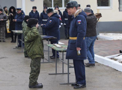 В Камышинском соединении ВДВ кадетам из Волжского Волгоградской области вручили новые погоны