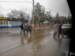 Камышан предупредили о метели, скользких и грязных дорогах