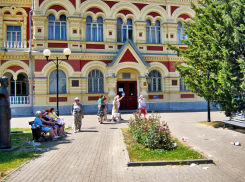 В Камышине туристические группы отправляются от музея на экскурсии среди мусора, - камышанка