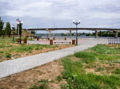 Как и предполагали читатели «Блокнота Камышина», «витринного» пуска фонтана на набережной хватило ненадолго