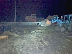 Странная «хулиганка» из Фроловского района пыталась поджечь трактор, но вспыхнула сама