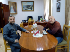 Известный в Камышине кардиолог и его коллеги много лет ведут безвозмездный прием страждущих в храме