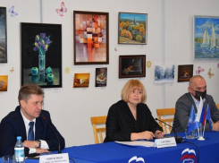 Привились 10, переболели 24: депутаты Волгоградской облдумы не хотят вакцинироваться от COVID-19; а глава Камышина прививку поставил
