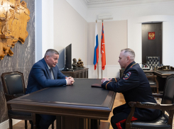 Андрей Бочаров провел встречу с новым начальником Главка МВД РФ по Волгоградской области Дмитрием Свиновым