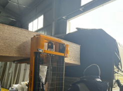 Депутаты Камышинской городской думы доложили, что на собственные деньги купили стройматериалы для бойцов на передовой