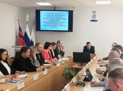 В администрации Камышина прошло совещание по очень важным для жителей вопросам, связанным с УК: конкретика осталась в тайне