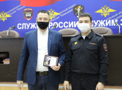 Лучшие оперативники подразделения по контролю за оборотом наркотиков Межмуниципального отдела МВД России «Камышинский» отмечены ведомственными наградами