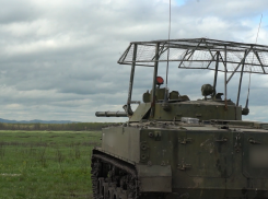 Экипажи БМП-3 уничтожили огневые точки условного противника в ходе занятий на полигоне ЮВО