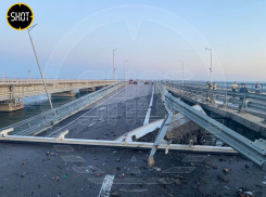 Поезда из Крыма и в Крым, в том числе следующие через Волгоградскую область, идут с задержкой от часа до более 5 часов из-за ЧП на Крымском мосту