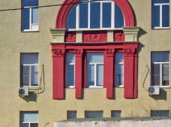 В Камышине дама-водитель сбила женщину на пешеходном переходе, пострадавшую срочно отправили в больницу