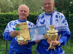 «Колокольчик» из Камышина - ансамбль, в котором играет и директор ДК «Текстильщик» Вячеслав Банков - блеснул на международном музыкальном фестивале