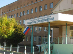 В Камышине главврач детской городской больницы заявил: за счет бюджета сейчас учатся врачи, но кто из них вернется - неизвестно