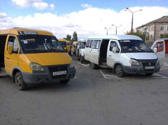 Это издевательство: продленный запрет на работу маршруток и детских садов вызвал массовое негодование, - «Блокнот Волгограда»