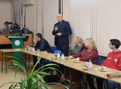 По какому случаю спикер Камышинской городской думы Владимир Пономарев пришел пить чай в политехнический колледж