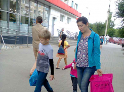 В Камышине возбуждено уголовное дело в отношении директора сетевого магазина, задолжавшего своему сотруднику 100 тысяч заработной платы