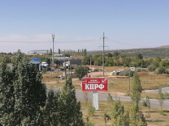 Что строится рядом с автомойкой на выезде из Камышина на саратовскую трассу - неизвестно, но известно, кто строит